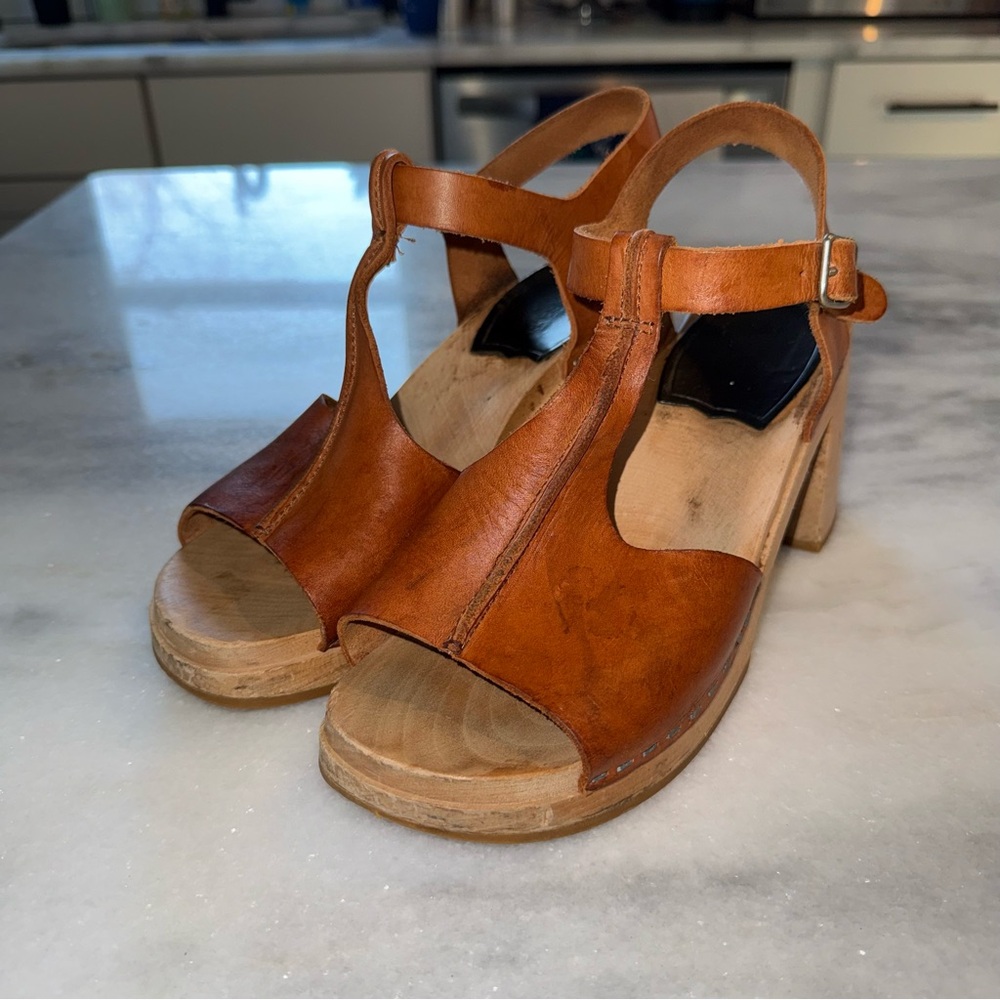 Swedish Hasbeens Tan Leather T-Strap Clog Sandals